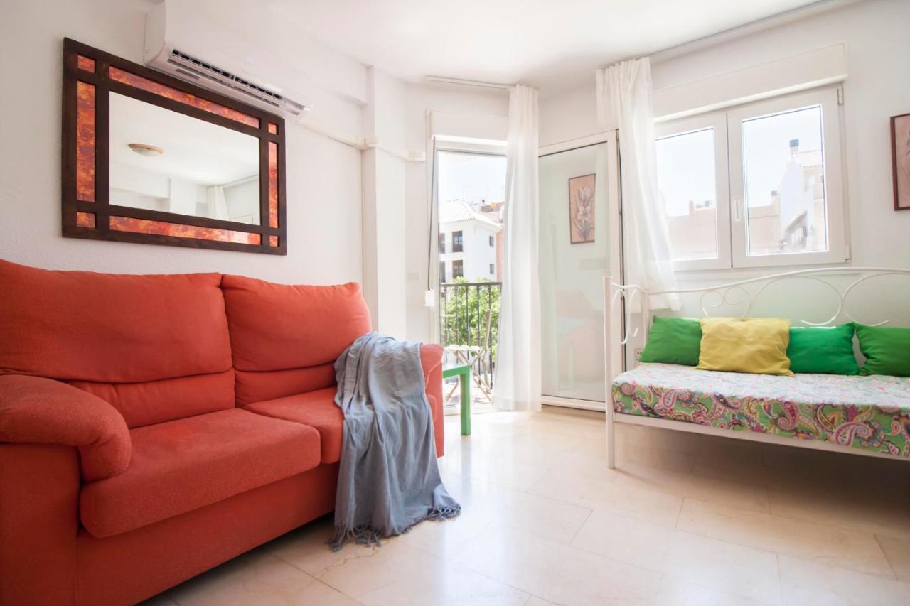 Camas Apartments! Малага Екстериор снимка