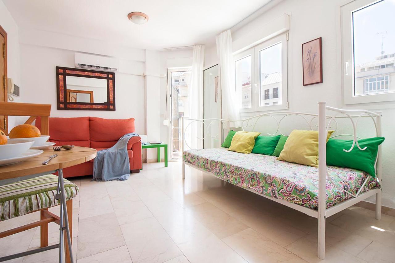 Camas Apartments! Малага Екстериор снимка
